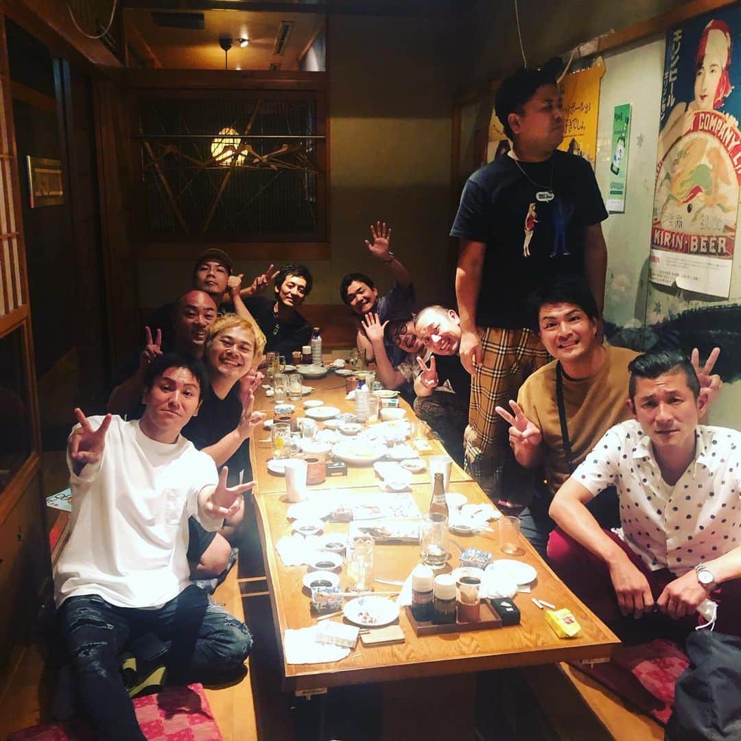 のインスタグラム：「NGK、笑い飯千鳥の大喜利ライブありがとうございました。 base吉本縁のメンバー！ 狩野くんの爆発は凄かった  #難波グランド花月 #NGK #大喜利ライブ #笑い飯 #千鳥 #狩野英孝  #中山功太 #ギャロップ林 #天竺鼠」