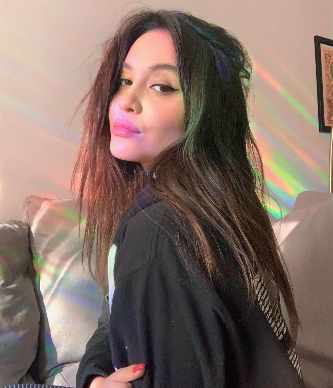 ステラ・ハジェンズのインスタグラム：「the look when I realize all my trash tv shows are over - big brother, love island, bachelor in paradise.... um hi wtf do I do now」