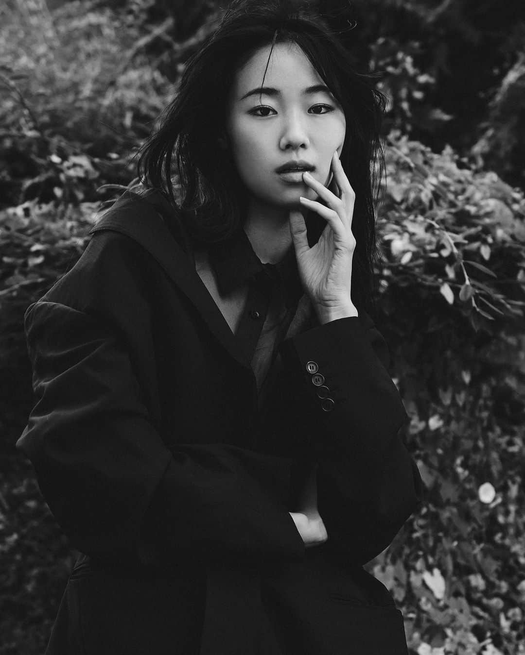 芦田ユリナのインスタグラム：「A new story 🕊 #bwportrait #ParisFashionWeek #パリコレ #SS20 #PFW」