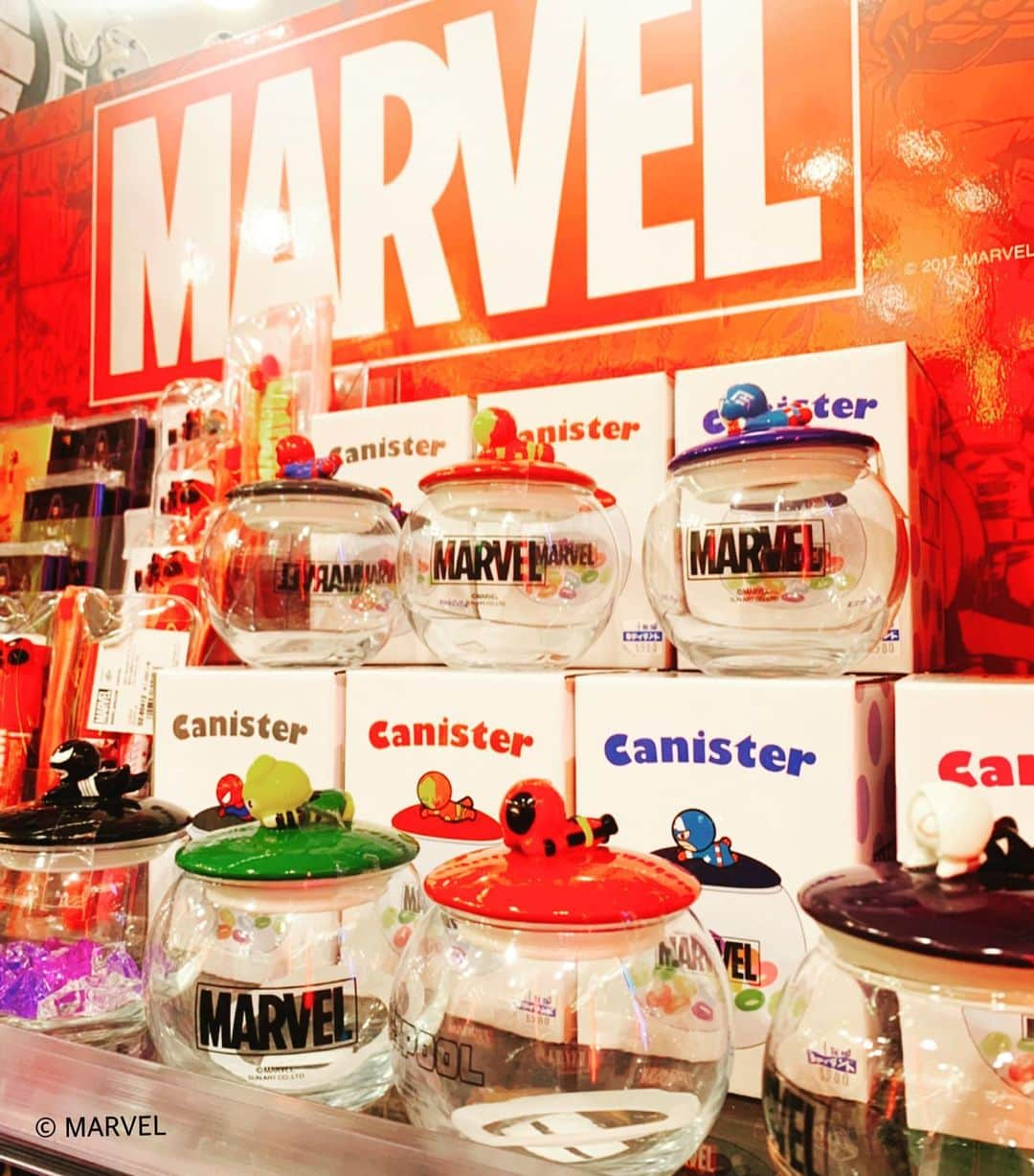 KIDDY LAND officialさんのインスタグラム写真 - (KIDDY LAND officialInstagram)「原宿店の3階の『MARVEL』コーナーからお知らせ🌈🙌 ガラスキャニスターのご紹介✨ フタにキャラクターが乗っかってるかわいいキャニスターです😍 飴🍬を入れたり、クッキー🍪を入れたり、小物入れにもピッタリ❣️ #marvel  #kiddyland  #omotesando  #harajuku  #表参道 #原宿 #tokyo #東京 #ガラスキャニスター #キャニスター #キャラクター #character #spiderman  #スパイダーマン  #デッドプール  #アイアンマン #ironman  #🍬 #🍪 #kawaii #cute」9月27日 14時51分 - kiddyland_co.jp