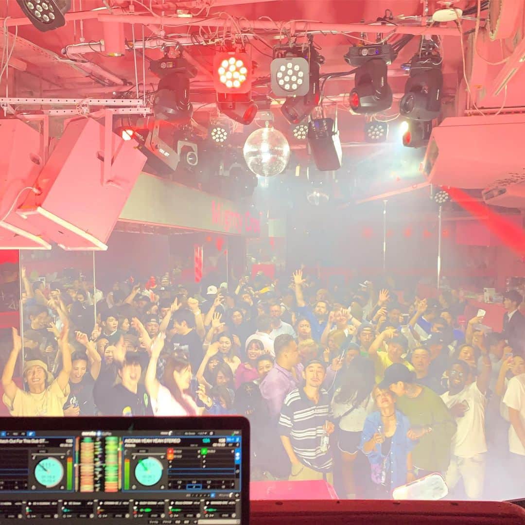 のインスタグラム：「About last nite  #thepink #1周年 おめでとう Thanks for having us  #mightycrown #soundman #selector #bizness」