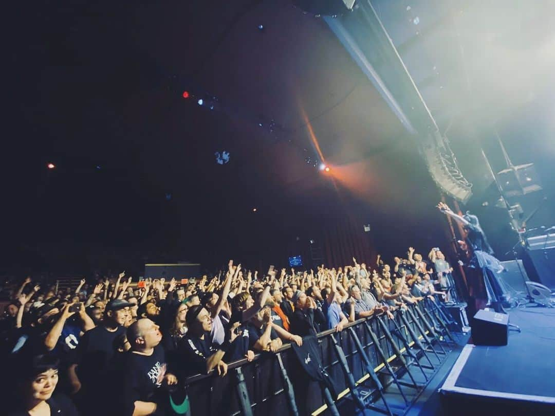 遠乃歌波さんのインスタグラム写真 - (遠乃歌波Instagram)「Thank you for coming!! Today's show was so awesome!💕 #newyork #gramercytheatre #thankyousoldout  #bandmaid」9月27日 15時14分 - kanami_bandmaid