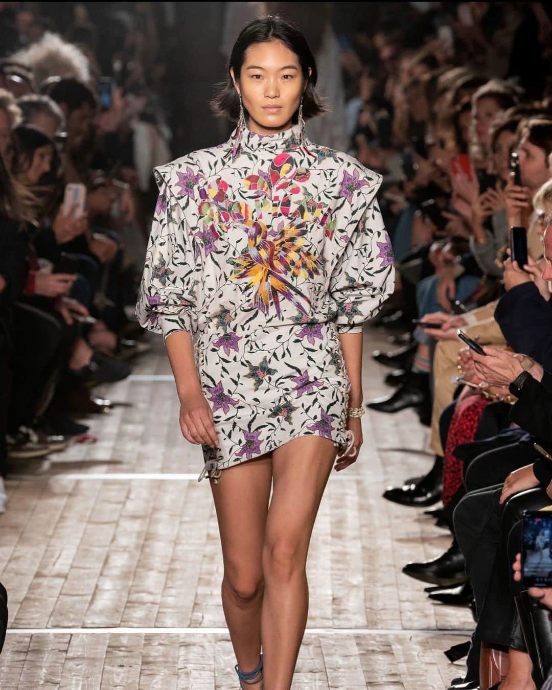 小椚ちはるのインスタグラム：「Isabel Marant last night...❤️❤️❤️ I’m so honor to be part of this beautiful show Thank you @isabelmarant  @sagliogeraldine for having me🥰 #isabelmarant#pfw」