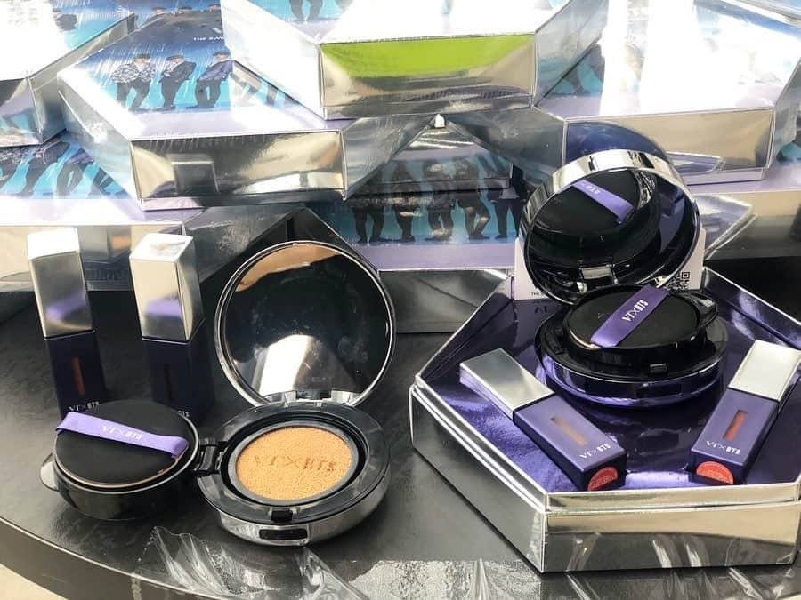 樋浦結花さんのインスタグラム写真 - (樋浦結花Instagram)「・ 【NEW 2019 VT×BTS】 L’ATELIER pt.2 @vtcosmetics_official の ポップアップストアにご招待していただきました🧡💛 ・ BTSメンバーそれぞれをイメージした香水から ハンドクリームが新しく出たそうで 会場内がいい匂いで包まれていた🤤👏💕 匂いフェチとしては たまらない会場だったよ❤️ ・ 香水&ハンドクリームだけじゃなくて 私が愛用しているスキンケアシリーズや 気になっていたコスメたちも 実際に手にとってお試しできるチャンス‼️👏💕 ・ 東急プラザ銀座　6F 9月26日〜10月1日まで 開催とのこと✨✨ お近くまで行った際には ぜひ寄ってみてね〜💖✨ ・ ・ #latelier_road #vtcosmetics #vtxbts #vt #latelier #BTS #vtコスメティック　#ラトリエ　#防弾少年団　#バンタン #東急プラザ銀座　#ポップアップショップ」9月27日 16時03分 - hiura_yuika