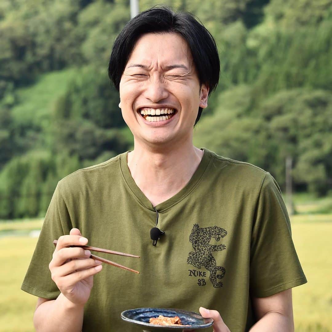 日本テレビ「満天☆青空レストラン」さんのインスタグラム写真 - (日本テレビ「満天☆青空レストラン」Instagram)「明日よる6時30分放送ですが… 一足お先に 「うまい！」ショットを大公開！！ 最後の写真は♪ あまりの美味しさに、 びっくりする大輔さん！  みてね！  #満天青空レストラン #青空レストラン  #青空 #青レス #満天  #宮川大輔  #大ちゃん  #うまい  #日テレ  #日本テレビ  #新潟県#糸魚川市 #秋 #ロケ  #畑 #越の丸ナス #相席スタート」9月27日 8時30分 - aozora_official