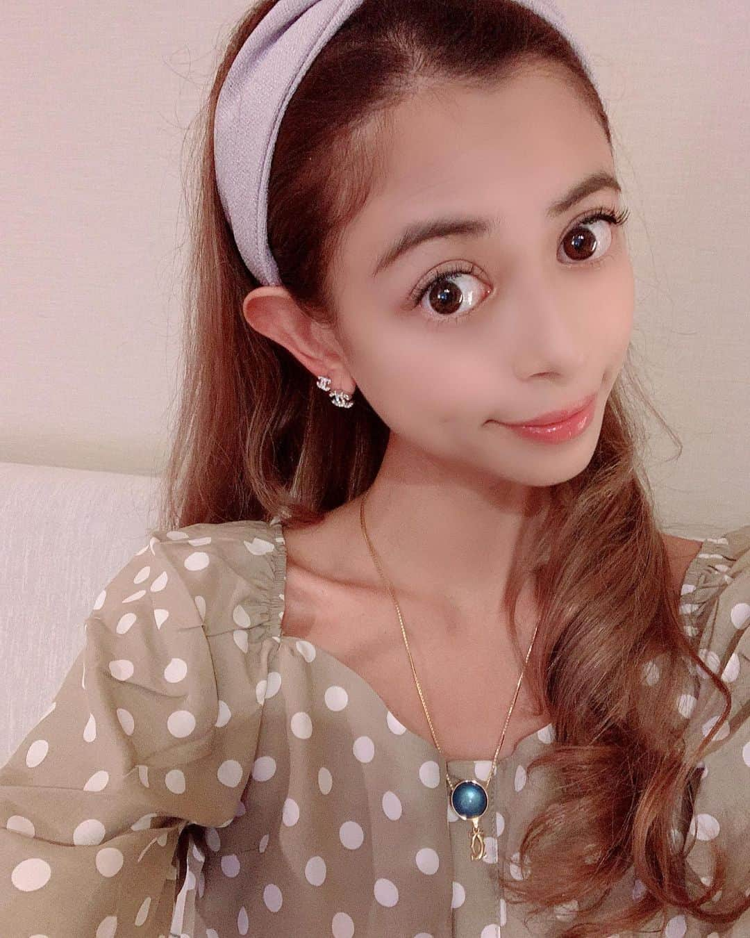 間宮梨花さんのインスタグラム写真 - (間宮梨花Instagram)「@cecilmcbee_official のトップスおきにいり🥰💕💕最近またセシルブームきてます😍👍👍この日ゎいつもの新中野にある韓国料理オジャンドン🍺🍺🍺もうなんかいものせてるけど、ほんとにおいしいからぜひいってみてちょ🤭ノリムチムとチヂミゎぜったいたのんで🤣👍🏼👍🏼 #cecilmcbee  #セシルマクビー #新中野 #オジャンドン #韓国料理」9月27日 9時32分 - rika_aizawa0329