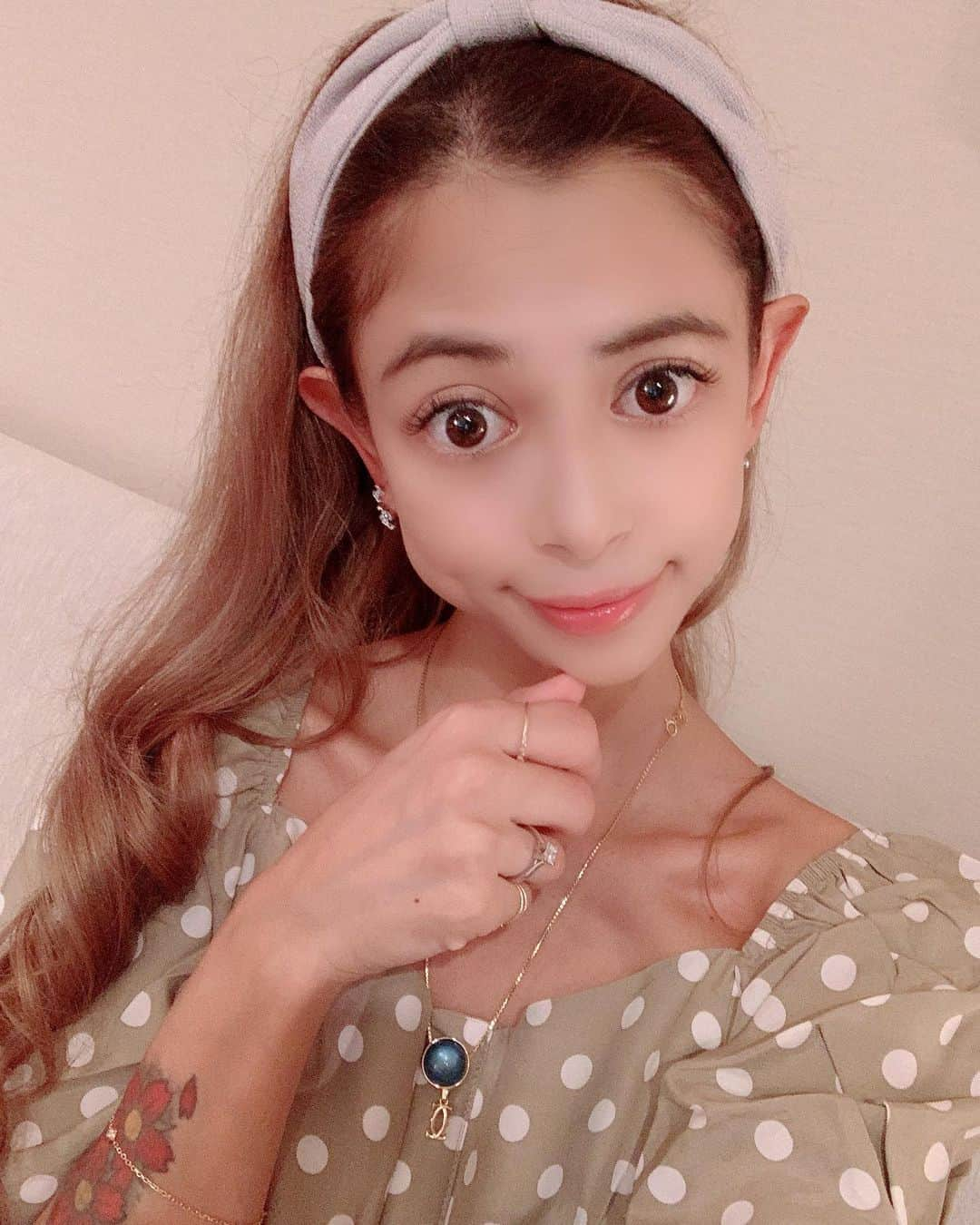 間宮梨花さんのインスタグラム写真 - (間宮梨花Instagram)「@cecilmcbee_official のトップスおきにいり🥰💕💕最近またセシルブームきてます😍👍👍この日ゎいつもの新中野にある韓国料理オジャンドン🍺🍺🍺もうなんかいものせてるけど、ほんとにおいしいからぜひいってみてちょ🤭ノリムチムとチヂミゎぜったいたのんで🤣👍🏼👍🏼 #cecilmcbee  #セシルマクビー #新中野 #オジャンドン #韓国料理」9月27日 9時32分 - rika_aizawa0329