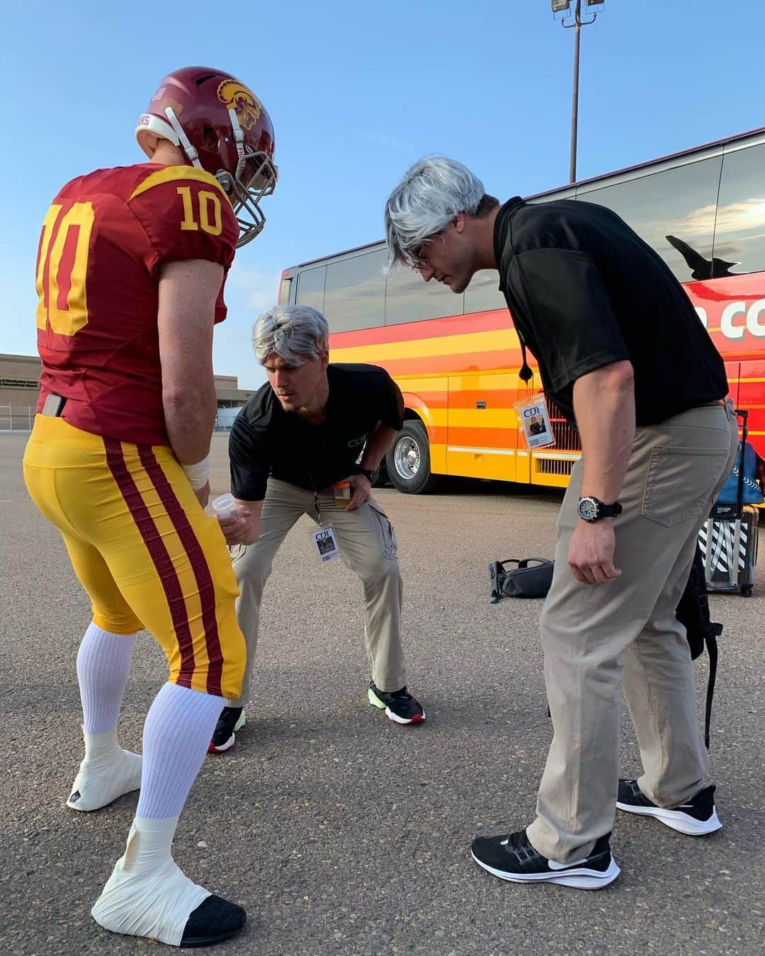 エンリケ・J・ヘルナンデスさんのインスタグラム写真 - (エンリケ・J・ヘルナンデスInstagram)「CDT (Creepy Drug Testers) keeping the game clean, one piss test at a time! #DodgersDressUpDay」9月27日 9時32分 - kikehndez