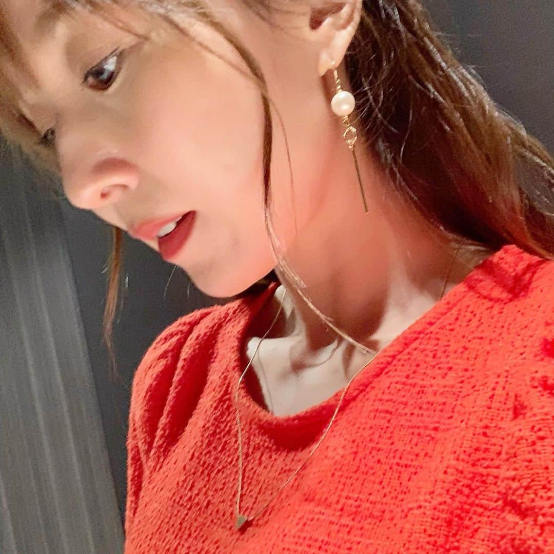 山川恵里佳さんのインスタグラム写真 - (山川恵里佳Instagram)「: : 基本ピアス 時々イヤリング✨ : 大きめアクセ方が顔ちっちゃく見えるらしいよ💁‍♀️ : : @vatsurica  #ピアス#イヤリング#ネックレス#アクセサリー #大ぶりアクセサリー#instalike#jewelry : 早く福耳にならないかな❤︎」9月27日 10時48分 - erika_3_official