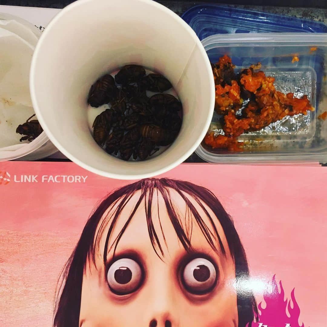 伊藤三巳華のインスタグラム：「☆怨霊レボリューション☆怨霊好きによる体験型アートイベントでした。何故か虫食があった笑 #ヴァニラ画廊 #怨霊ガールズレボリューション  https://www.vanilla-gallery.com/archives/2019/20190913ab.html」