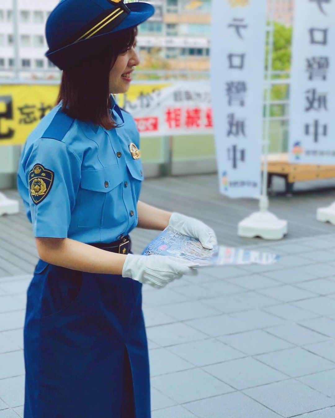 伊藤寧々さんのインスタグラム写真 - (伊藤寧々Instagram)「ㅤㅤㅤㅤㅤㅤㅤㅤㅤㅤㅤㅤㅤ 👮‍♂️✨ #岐阜県警  #テロ防止サポーター  #jr岐阜駅  #敬礼ポーズ  #褒めていただきました  #チラシ受け取ってくださった皆様  #ありがとうございました ✨ #岐阜県出身」9月27日 16時22分 - 12neneito12