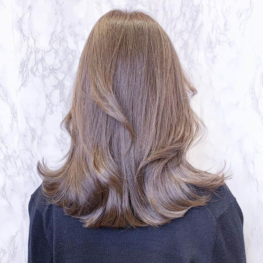 原涼香のインスタグラム：「大人気コリアンメニュー🇰🇷💗 ミディアムレイヤーカット✂️ カラーはグレージュで大人っぽく❤︎ ㅤㅤㅤㅤㅤㅤㅤㅤㅤㅤㅤㅤㅤ」