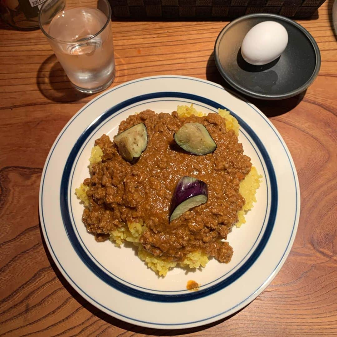 くろさんのインスタグラム写真 - (くろInstagram)「UOKIN特製キーマカレー🍛600円 #魚金ランチ #キーマカレー #活力魚金 #立ち呑み活力魚金 #新橋魚金 #温玉無料 #大盛り無料 #普通盛りでも多め #UOKIN特製キーマカレー #新橋ランチ」9月27日 12時07分 - m6bmw