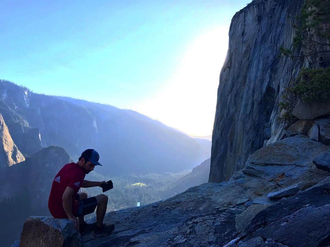 トミー・コールドウェルのインスタグラム：「Had to visit my favorite place during @yosemitefacelift. Good to spend some time with Kevin and get psyched for some time on the Captain this fall!」