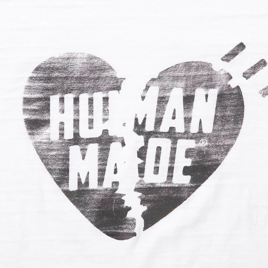 HUMAN MADEさんのインスタグラム写真 - (HUMAN MADEInstagram)「HUMAN MADE®︎ x MARK RONSON﻿ ﻿ 世界的アーティストでDJ、プロデューサーのマーク・ロンソンのニューアルバム﻿『Late Night Feelings』のリリースを記念してHUMAN MADE®︎とのコラボレーションTシャツを﻿9月28日（土）より全国の直営店およびオンラインストアで限定リリースします。﻿ デザインは、本アルバムジャケットの “ひび割れたハート” に見立てたHUMAN MADE®のアイコンであるハートのグラフィックプリント。﻿ボディカラーはホワイトのみの展開です。﻿ ﻿ To celebrate the release of the new album by world-renowned DJ and producer Mark Ronson. We will be releasing a HUMAN MADE®︎ T-shirt featuring the heart graphic from the album artwork and our own logo.  It will be released exclusively at our own retail stores and online Available in white only.」9月27日 13時13分 - humanmade