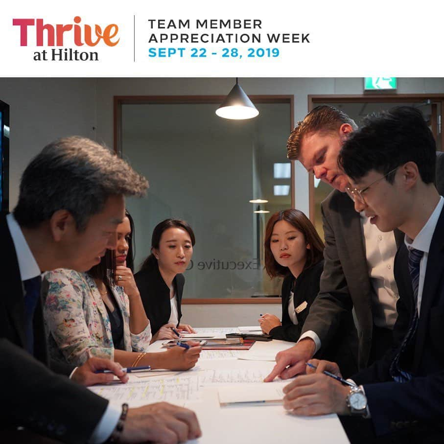 ヒルトン東京ベイ Hilton Tokyo Bayさんのインスタグラム写真 - (ヒルトン東京ベイ Hilton Tokyo BayInstagram)「まだまだ続くTeam Member Appreciation Week（チームメンバー感謝週間）🎉﻿ 24時間365日眠ることがないホテルでは、ナイトシフト（夜勤）のメンバーがたくさん働いています💫開放感溢れるラウンジで、夜勤明けのチームメンバーに朝食が振る舞われています。ゲストの皆さまが安心してお休みいただけるよう、深夜の勤務お疲れさま。いつもありがとう‼️﻿ ﻿ さらに、希望者全員が総支配人に就任できる「一日総支配人」も実施😆レストランスタッフとしてホテリエへの道をスタートした総支配人のロジャーと意見を交わしながら、ヒルトン東京ベイ総支配人としての責務を全うしました👍 ﻿ ﻿ More fun to celebrate Team Member Appreciation Week!🎉 Smiles, Smiles, Smiles at special breakfast with night-shift team members.  Big thanks to all for spreading the light and warmth of hospitality to our guests when the moon and stars are bright in the sky💫 ﻿ ﻿ Do you want to become a General Manager? Hilton Tokyo Bay is the place you should be as we assigned all the “GM wannabe” team members as GM for a whole day😆 Exciting experience to hammer out solutions through exchanging opinions with Roger, GM of Hilton Tokyo Bay👍 Your valuable perspective is indispensable to bring exceptional experience to our guests while making the hotel a great place to work for all‼️﻿ ﻿ #ヒルトン東京ベイ #チームメンバー #ありがとう　#感謝　#東京ディズニーリゾート　#おもてなし#ヒルトン #ワンチーム #チーム﻿ #WeAreHilton #WeAreHospitality #Hilton #hiltontokyobay #team #teammembers #contest #appreciation #work #worklife #teamwork #celebration #event #fun #hospitality #lovemyjob #TMAWContest #oneteam #hilton100 #hilton100anniversary﻿」9月27日 13時19分 - hiltontokyobay