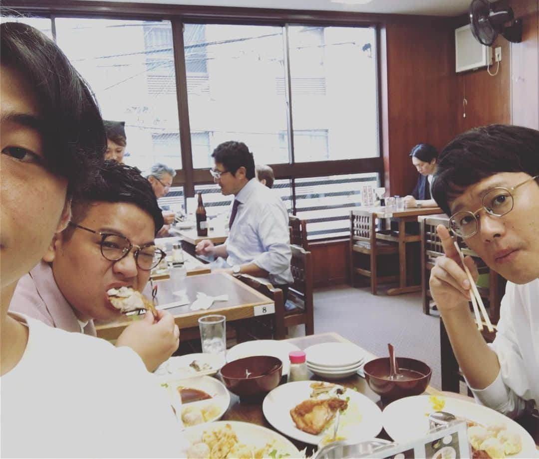 新山士彦さんのインスタグラム写真 - (新山士彦Instagram)「友達と友達のにーちゃんと昼飯」9月27日 13時22分 - sayaka_no_niiyan