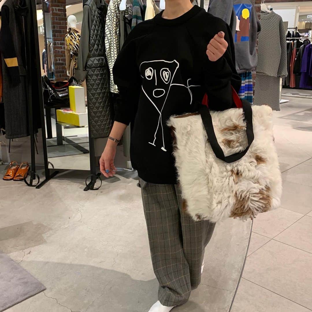 のインスタグラム：「PLAN C FW19 COLLECTION At 3F『D.EDIT』 #Hankyu #HANKYUMODE #umedahankyu #阪急うめだ本店 #うめだ阪急 #阪急百貨店 #osaka #umeda #mode #dedit #planc #プランシー  #bag #バッグ #aliita #アリータ」