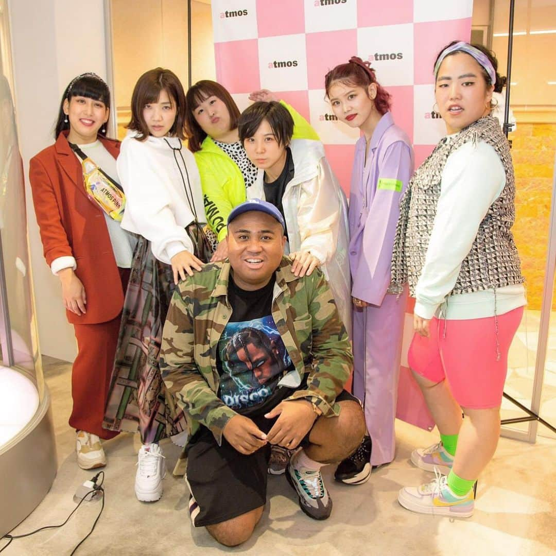 光永さんのインスタグラム写真 - (光永Instagram)「atmos pink FLAGSIP HARAJUKU レセプションパーティーでのトークショーでお邪魔しました。 私このたび、【#スニ女子会】というものを立ち上げました！👟 すごく詳しい訳ではないすが、大好きなスニーカー。 この活動をしながら、ちゃんと、もっともっと知っていきたい！🥺💗💗 という想いです◎ みんなでスニーカーloverになりましょう。 . イベントMCが先日写真も撮ってくれた(モノクロのやつ)、大学の同級生トモカ🥺🌸嬉しい重ね◎ . 日付変わって本日、 @atmos_pink_official 原宿店リニューアルオープンです👏 原宿のど真ん中、すごく広いです。スニーカーも見やすくてどれも可愛いです🥺💗💗💗 あややんちゃんがディレクター務める爆可愛アイテムもありますので是非チェックを！！ . . #atmos #atmospink #receptionparty  #スニーカー女子  #光永 #3時のヒロイン #ゆりやんレトリィバァ #ayayan #アントニー」9月28日 0時09分 - hinata_official__