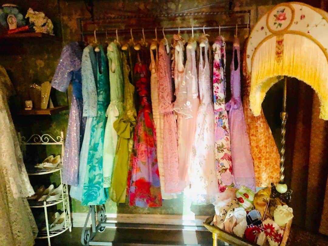 矢吹世奈のインスタグラム：「#wss#ステアラ#bridalshop#セットが素晴らしい#セットに負けないように頑張ります」