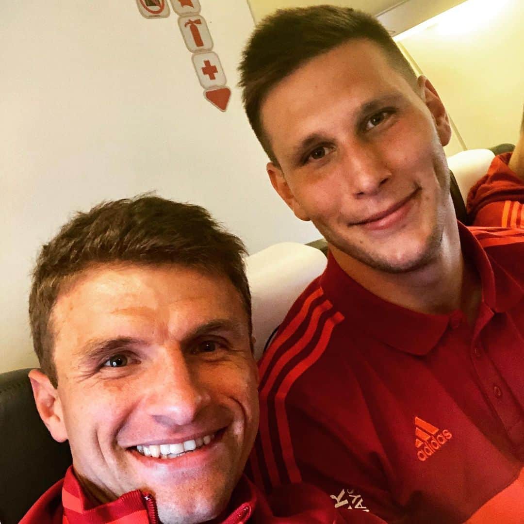 トーマス・ミュラーのインスタグラム：「Come on @n.suele - Alabisi (@da_27 )is back 😁😁#packmas #letsgoboys #nurderfcb #readytotakeoff」