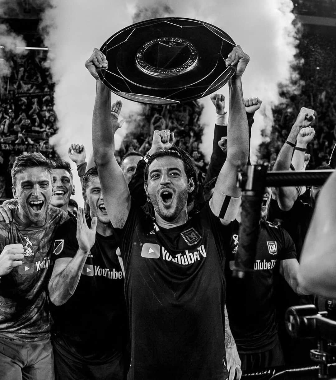 カルロス・ベラのインスタグラム：「🏆」