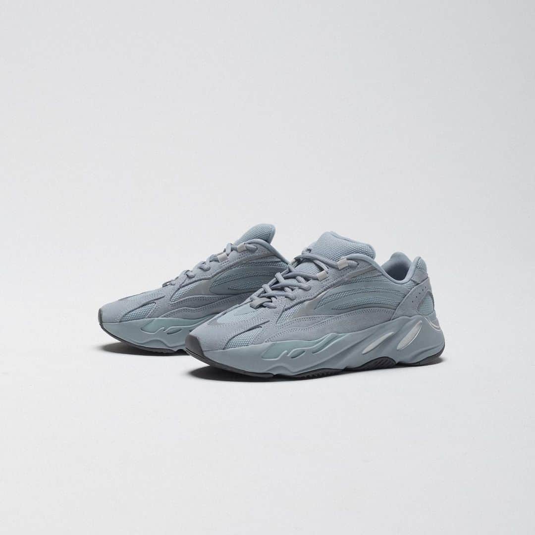 UNDFTDさんのインスタグラム写真 - (UNDFTDInstagram)「adidas YEEZY Boost 700 V2 // Available Saturday 9/28 at All Undefeated Chapter Stores and Undefeated.com」9月28日 1時18分 - undefeatedinc