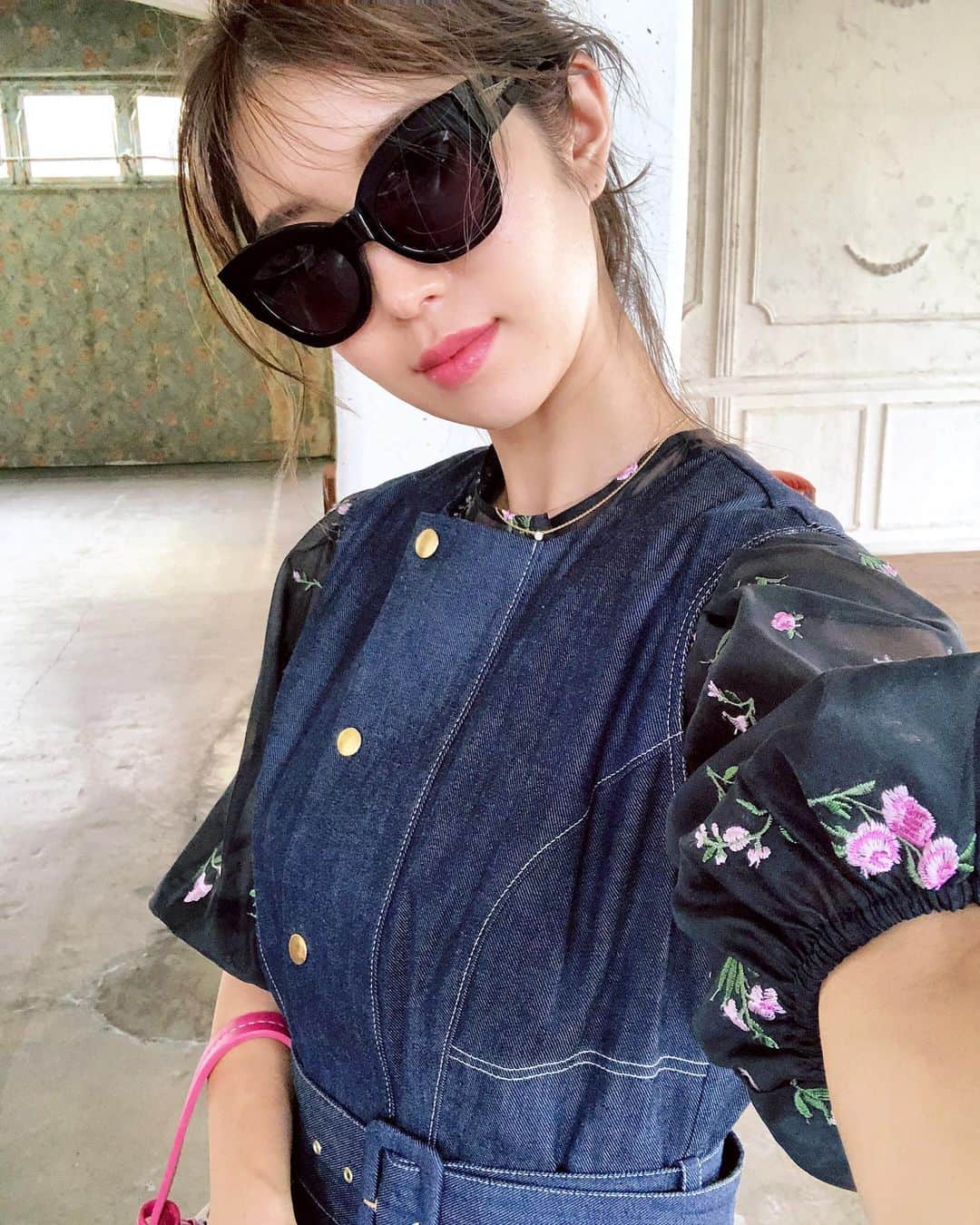 のインスタグラム：「・ 新作の撮影終了‼️✔︎✔︎ いつものスタッフで、お陰様でいい写真が撮れました👏 ・」