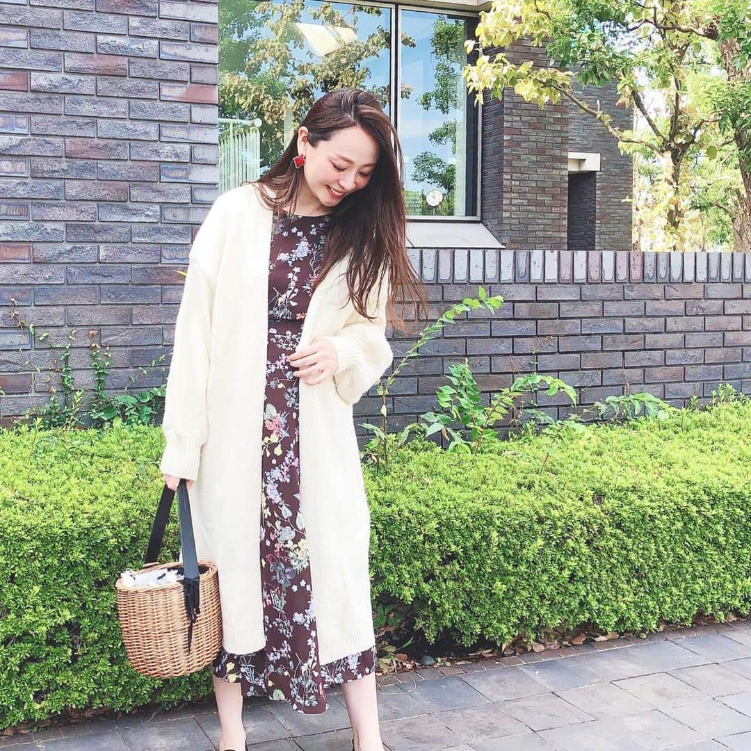 磯部奈央さんのインスタグラム写真 - (磯部奈央Instagram)「Coordinate☺︎❤︎ . ざっくりニットカーデが、かわいくてお気に入り🥰  #dress ...#mews  #outer...#fifth #bag …#UNBILLION  #shoes …#rosebud . . . #coordinate #style #ootd #instagood #instafashion #fifthtl #フィフス  #fifthコーデ #プチプラコーデ #プチプラ #コーデ #シンプルコーデ #ファッション #コーディネート #平均身長コーデ  #カジュアル #バッグ #カーディガン #ワンピースコーデ #fashion #outfit #ボリュームスリーブマキシガウン @fifth_store ←今40%OFFクーポン出てました✨」9月27日 17時04分 - nao_isobe729