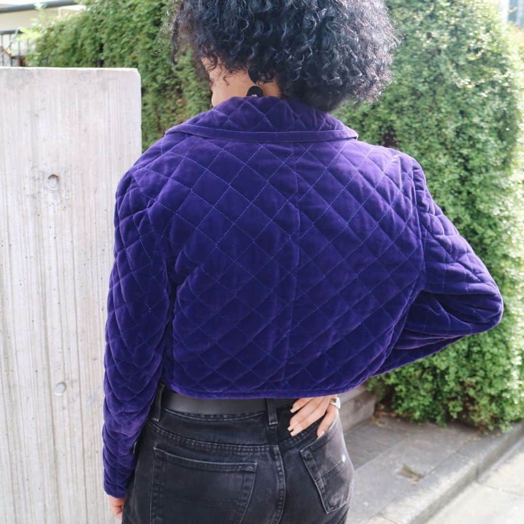 Vintage Brand Boutique AMOREさんのインスタグラム写真 - (Vintage Brand Boutique AMOREInstagram)「Vintage COMMEdesGARCONS quilting cropped Jacket  #ヴィンテージギャルソン #ギャルソンヴィンテージ #vintagecommedesgarcons #commedesgarconsvintage  Free Shipping Worldwide✈️ DM for more information ≫ ≫ ≫✉️ #コムデギャルソン #ギャルソン #ヴィンテージブランドブティック #アモーレ #アモーレトーキョー #表参道 #東京 #青山 #vintage #CDG #commedesgarcons #garconsclothes #vintagebrandboutique #AMORE #amoretokyo #omotesando #aoyama」9月27日 17時16分 - amore_tokyo