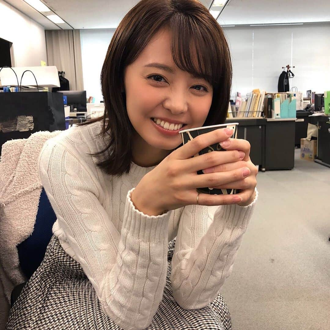 宮澤智さんのインスタグラム写真 - (宮澤智Instagram)「★ 一週間ありがとうございました😊 気が付けばニットの季節なんですね🧶 私服でも着たいような衣装、 ありがとうございました✨ stylist @megumitomihari  さん  #グッディ #衣装 #ニット #ピアスはフカヒレの形みたい🤭」9月27日 17時22分 - tomo.miyazawa