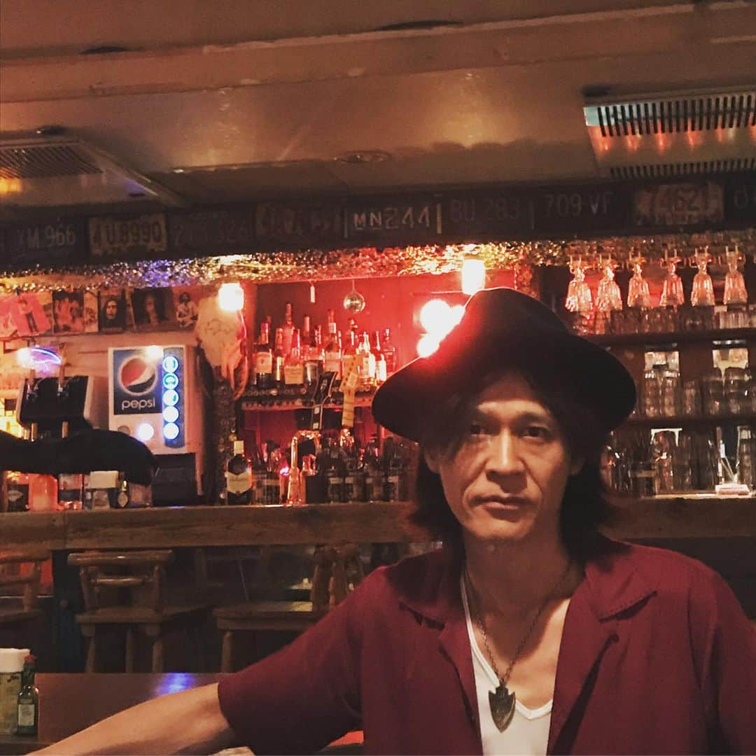 金戸覚さんのインスタグラム写真 - (金戸覚Instagram)「本日はハマの老舗にてGIG。#フォークシンカーズDX #菅原龍平 #EG #伊東ミキオ #おかもとなおこ #秋葉正志 #金戸覚」9月27日 18時10分 - kanetosatoru