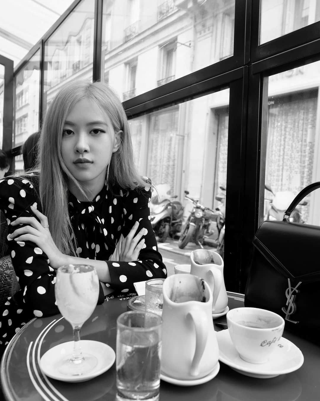 ロゼさんのインスタグラム写真 - (ロゼInstagram)「café en france」9月27日 18時14分 - roses_are_rosie