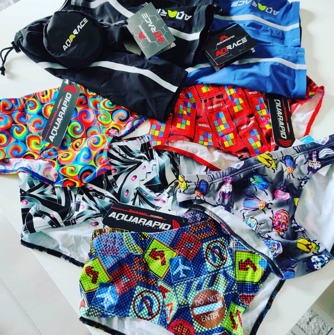 ラースロー・シェーさんのインスタグラム写真 - (ラースロー・シェーInstagram)「Új verseny és edzés nadrágok! New racing and training suits! @aquarapidcom #swimming #training #swimsuit」9月27日 19時01分 - csehlaszlo