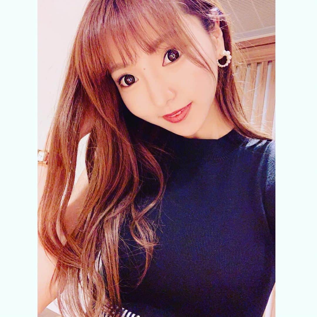 輝月あんりのインスタグラム：「我昨天吃了美味的寿司😇♥︎🍣 昨日はお寿司の日で幸せでした 西麻布のお寿司屋さんで もう2年くらい通わせて頂いてるよ👏💓」