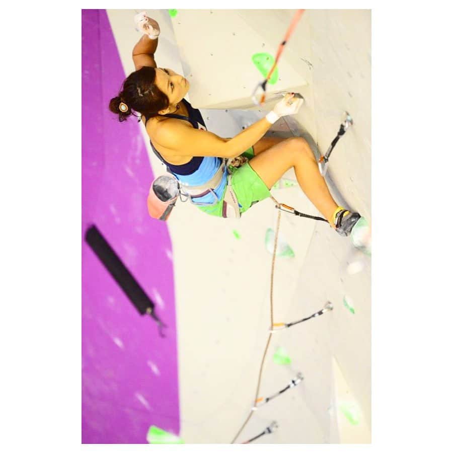小林由佳のインスタグラム：「I used to colored RED nail polish on my nail when I was compete for World Cup💅 Shortly afterword I stopped nail polish due to retired. ... but Next weekend just following that my routine again. Red nails will come back!¨̮ (these Nail polish are birth day gift from my friends🎀😘) ・ ・ ‪現役時代‬ ‪何年続けたか分からないくらい 写真を遡っても遡っても決まって大会の時は赤いネイルでした。‬ ・ ‪それを知ってから知らずか‬ ‪友人が昨年の誕生日に赤いネイルをプレゼントしてくれたので‬ ‪引退してから しばらく‬ ‪ネイル塗るのはやめてたんだけど‬ ‪来週は久しぶりにこれでネイルしようかと思ってます💅🎀¨̮‬ ・ #tb #誰か右手塗ってくれ @mammut_japan」