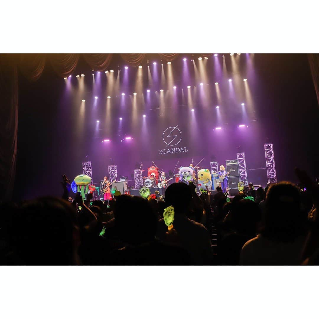 SCANDALさんのインスタグラム写真 - (SCANDALInstagram)「2019.09.27/September 27, 2019 NASSYI FES. presents "CHARAMETAL BAND CHARAMEL Ghoul City TOUR 2019" at 中野サンプラザ 1.マスターピース/Masterpiece 2.テイクミーアウト/Take Me Out 3.STANDARD 4.瞬間センチメンタル/Shunkan Sentimental 5.プラットホームシンドローム/Platform Syndrome 6.エレクトリックガール/Electric girl 7.恋するユニバース/Koisuru Universe 8.LOVE ME DO(with CHARAMEL)  #scandal #ふなっしー #charamel #ghoulcitytour2019」9月28日 1時43分 - scandal_band_official