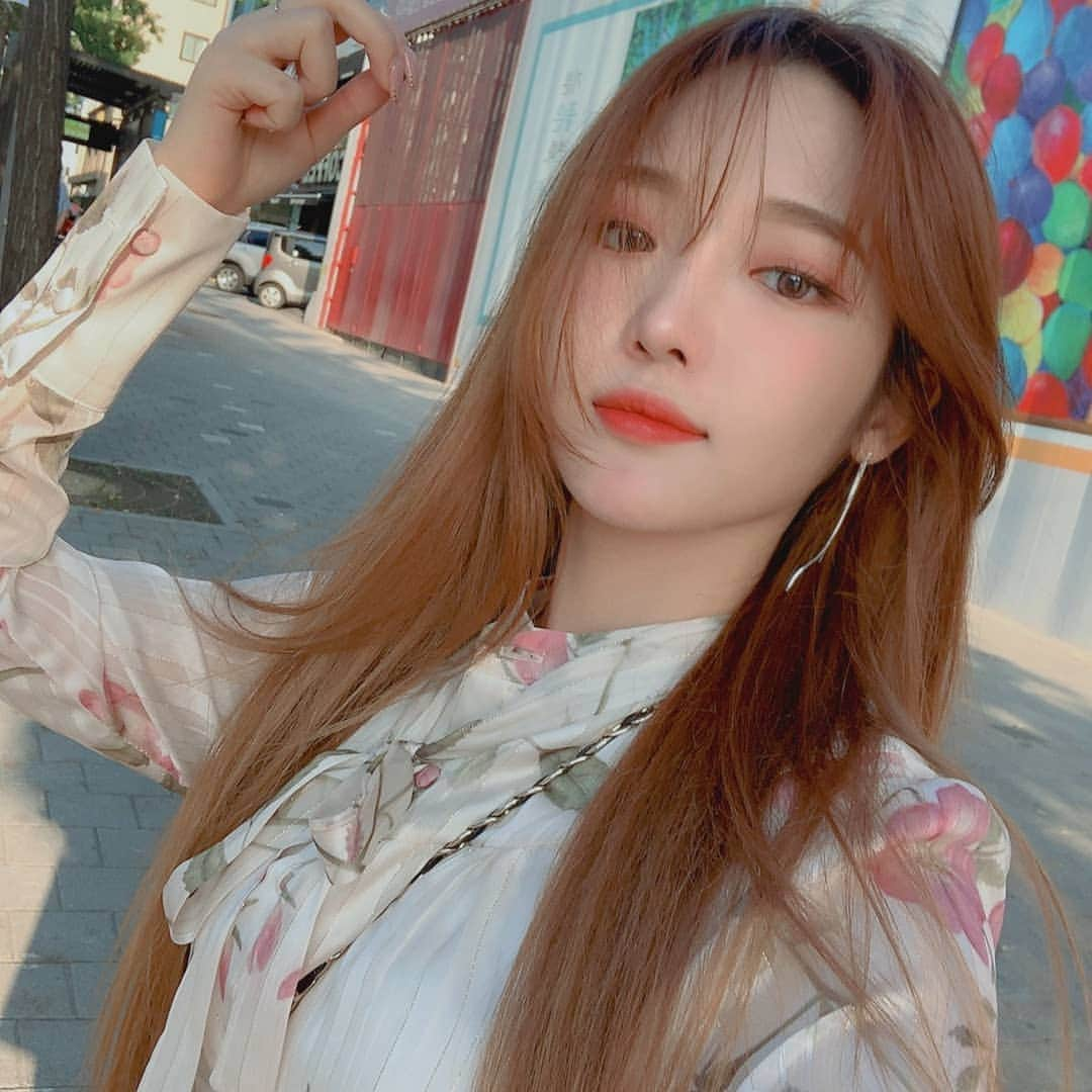 Mnetさんのインスタグラム写真 - (MnetInstagram)「⠀ 🌸🌺🍂🍁 ⠀ #지선 #보고싶어요」9月27日 20時14分 - officialfromis_9