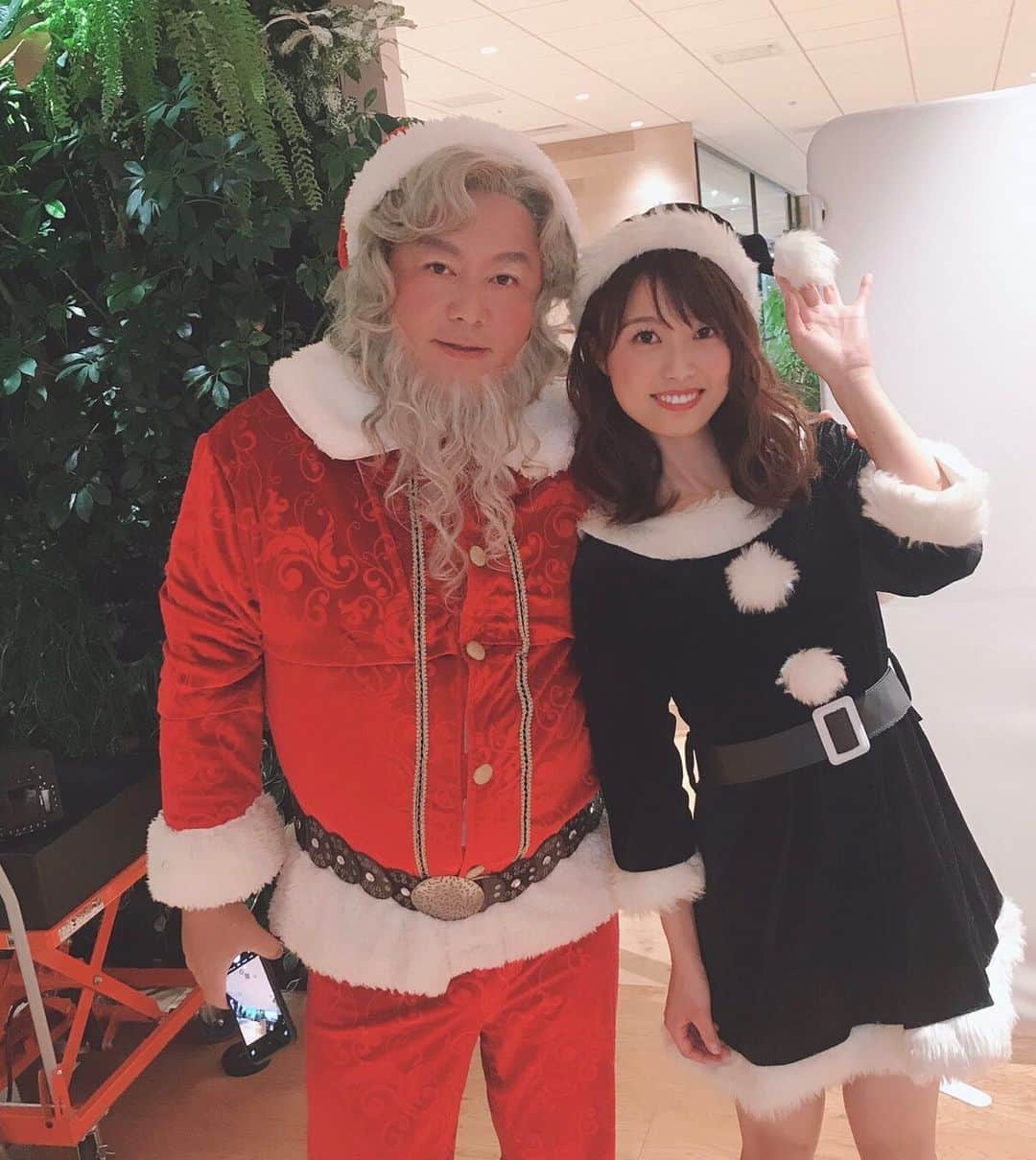 西澤由夏さんのインスタグラム写真 - (西澤由夏Instagram)「実は…堀江貴文さんのミュージカル「クリスマスキャロル」に出演させていただくことが決定しました🙏✨ 東京公演のみの出演です！ 以前から出演させていただいている堀江さんとの番組共演がきっかけでお声掛けいただきました。 演技も歌も素人ですが…アナウンサーの仕事をしながら、これから始まる稽古を頑張りたいと思います！ 👉 christmascarol2019.jp #堀江貴文 さん #ホリエモン #ミュージカル #クリスマスキャロル」9月27日 20時17分 - yknszw