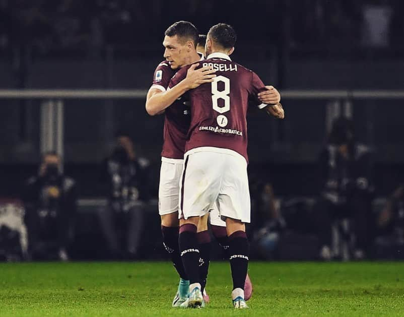 ダニエレ・バゼッリのインスタグラム：「Cuore Toro, reazione, tre punti... e adesso avanti così! 👊🏻🐂 #forzaToro」