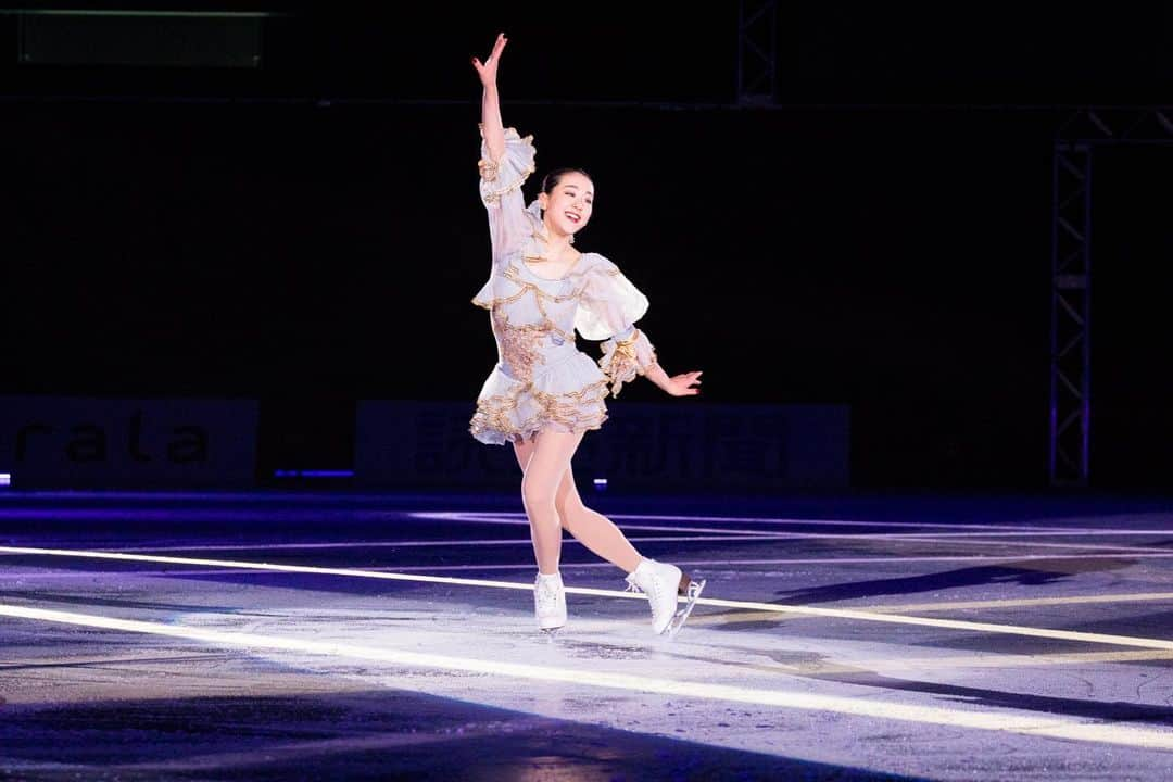 浅田真央さんのインスタグラム写真 - (浅田真央Instagram)「明日から兵庫公演が始まります！ 会場でお待ちしています。 #浅田真央サンクスツアー #maotour #兵庫 #川島小鳥 さん」9月27日 20時35分 - maoasada2509