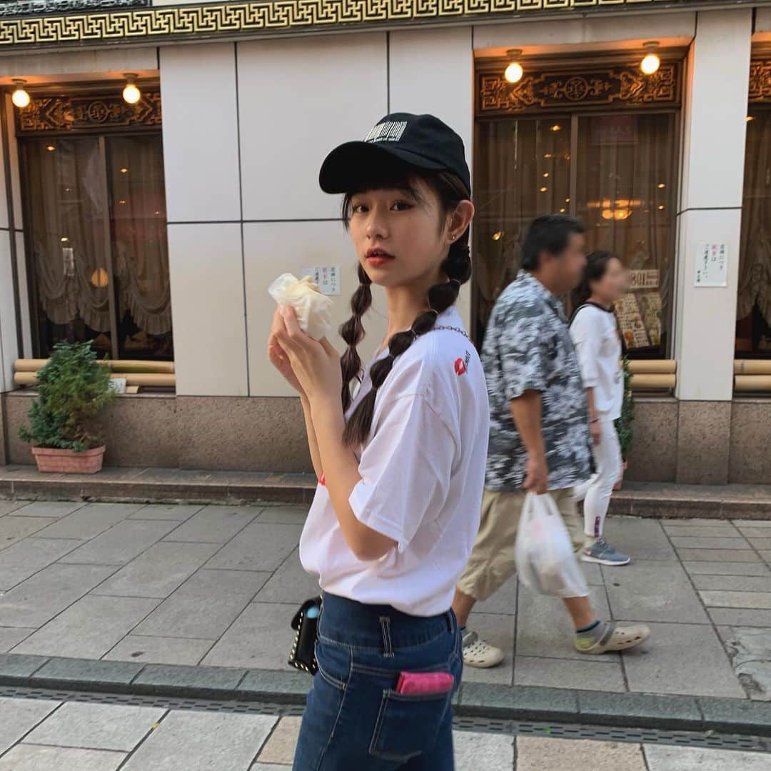 かれんのインスタグラム：「豚まんしゅきめろ❤︎ #横浜中華街 #三重が治らない」