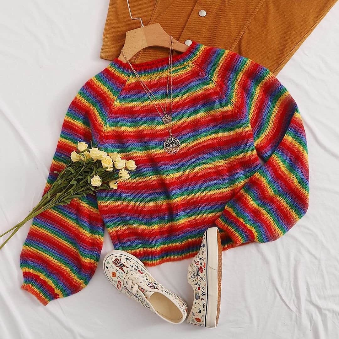 SHEINさんのインスタグラム写真 - (SHEINInstagram)「Outfit of the Day🌈 Shop 'Rainbow Stripe Raglan Sleeve Sweater' link in bio. ID:817022 #SHEIN #SHEINOOTD #SHEINstyle #OOTD #rainbow #stripe」9月27日 21時27分 - sheinofficial