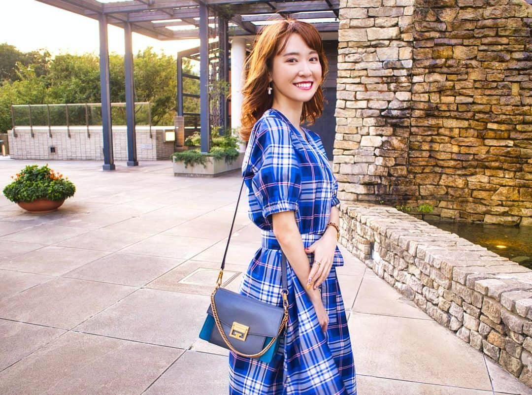 のインスタグラム：「以前行ったラブージュデンタルクリニック✨ .  今回はダーマペン受けてきたよ💁‍♀️🎶 .  ニキビ跡や毛穴が改善されたりするらしいから気になってたんだ‼️ .  頬にしてもらったんだけど、痛みほぼなくてびっくり😳 .  きめ細かくハリのある肌になったよ💖 .  次の日から普通にメイク出来るし、また受けに行こうかな🧡 .  予約時に私のインスタ見たと伝えると、全顔初回40000円が30000円になるみたいなので気になる方は是非🙆‍♀️💕 .  ラブージュデンタルクリニック @labouche.dc 〒150-0002 東京都渋谷区渋谷1-8-10 プレミスト渋谷宮益坂301 TEL 03-5778-4412 .  #ラブージュデンタルクリニック #ダーマペン4 #ダーマペン #美和子先生 #デンタルクリニック #美容 #美容好きな人と繋がりたい #美容好き #美容大好き #美意識高い人と繋がりたい #美容女子 #アンチエイジング」