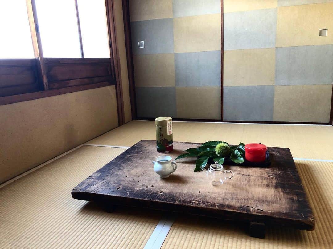山本浩未さんのインスタグラム写真 - (山本浩未Instagram)「3種類の#東方美人茶 を飲み比べ。静かに心を落ち着かせ集中して味わいます。中国茶 生かす殺すも 淹れ方しだい ☕︎ #小慢京都」9月27日 21時52分 - hiromicoy