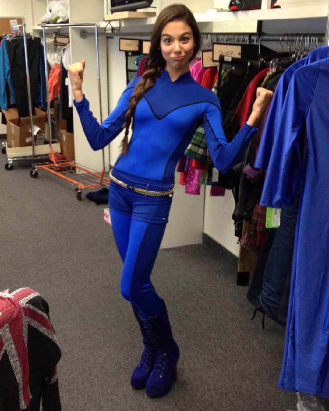 キーラ・コサリンさんのインスタグラム写真 - (キーラ・コサリンInstagram)「7 years ago today I put on Phoebe Thunderman’s supersuit for the first time ever and started the coolest adventure a 14 year old could ever dream of. thanks for the ride of a lifetime @nickelodeon 🧡」9月27日 22時23分 - kirakosarin