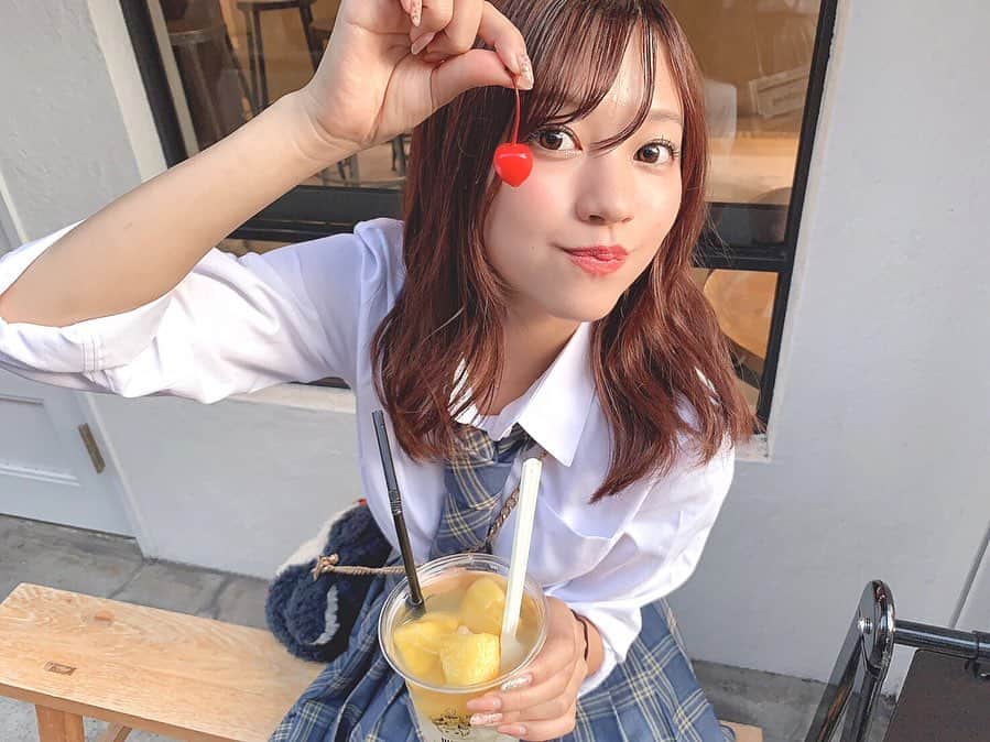 高木悠未さんのインスタグラム写真 - (高木悠未Instagram)「. ♡ . 心境をお聞かせください ♡ . . (小声)撮影で制服着てるのです . #10cafe #10coffee #10coffeebrewers #cafe #大名カフェ #天神カフェ #福岡 #LinQ」9月27日 22時25分 - yuumi_takaki05