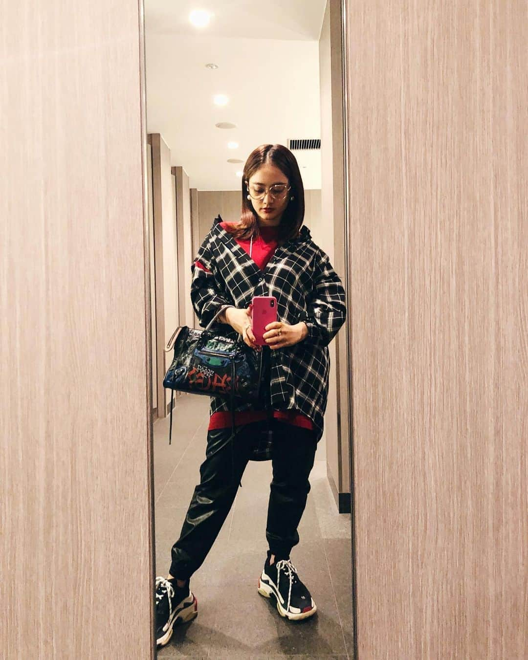 谷まりあさんのインスタグラム写真 - (谷まりあInstagram)「Off to Paris 😘🇫🇷 #balenciaga」9月27日 22時28分 - mariaaaa728