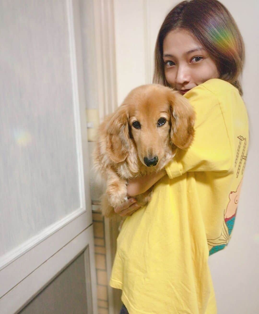 滝口成美のインスタグラム：「・ ・ Family day☺︎ めちゃくちゃ楽しかった 意味わからんぐらい毎回爆笑するし 私が話すと兄達にこてんぱんに 叩き潰されるのなんなの笑 カメラ嫌いの愛犬サムと📸 嫌々撮らせてもらってるから めちゃ顔ふてくさってる笑 ・ ・ #family #familyday  #happy #いつも感謝」