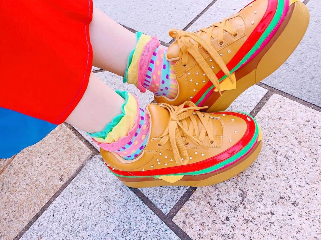 のインスタグラム：「🐾🍔🐾 #dollskill #kawaiistyle #harajukufashion #足元倶楽部」